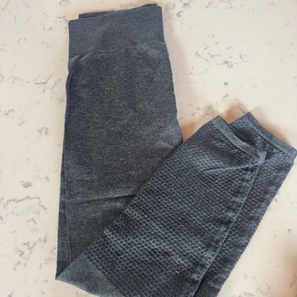 FABLETICS WOMEN ACTIVE LEGGINGS SIZE SMALL BUNDLE OF 3 POWER HOLD & POCKETS - Picture 2 of 5